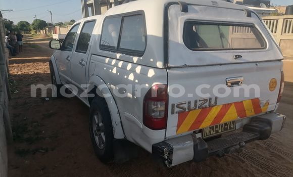 Comprar Usado Isuzu KB Branco Carro em Maputo em Maputo Comprar Usado Isuzu KB Branco Carro em Maputo em Maputo