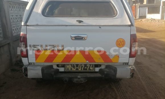 Comprar Usado Isuzu KB Branco Carro em Maputo em Maputo Comprar Usado Isuzu KB Branco Carro em Maputo em Maputo