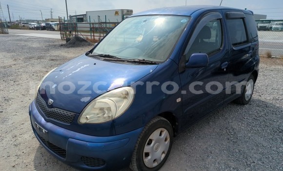 Comprar Usado Toyota FunCargo Azul Carro em Maputo em Maputo