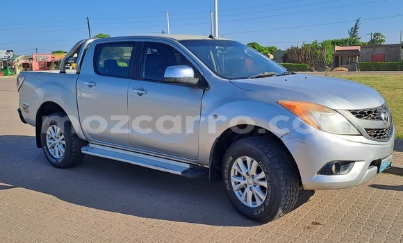 Comprar Usado Mazda BT-50 De outros Carro em Maputo em Maputo Comprar Usado Mazda BT-50 De outros Carro em Maputo em Maputo