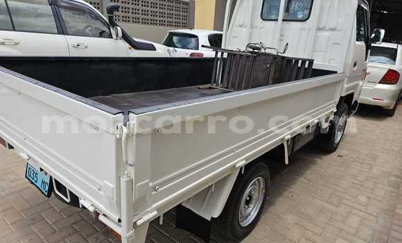 Comprar Usado Toyota Dyna Branco Caminhão em Maputo em Maputo Comprar Usado Toyota Dyna Branco Caminhão em Maputo em Maputo