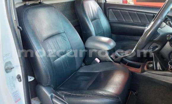 Nunua Ilio tumika Toyota Hilux Nyeupe Gari ndani ya Maputo nchini Maputo Nunua Ilio tumika Toyota Hilux Nyeupe Gari ndani ya Maputo nchini Maputo