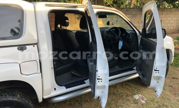 Tenga Tsaru Mazda BT-50 Chena Mota in Maputo in Maputo Tenga Tsaru Mazda BT-50 Chena Mota in Maputo in Maputo