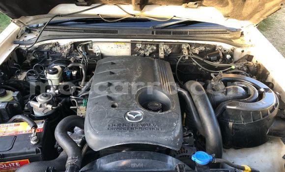 Tenga Tsaru Mazda BT-50 Chena Mota in Maputo in Maputo Tenga Tsaru Mazda BT-50 Chena Mota in Maputo in Maputo