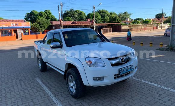 Buy Used Mazda BT-50 White Car in Maputo in Maputo
