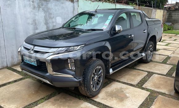Buy Used Mitsubishi Triton Blue Car in Maputo in Maputo