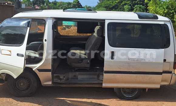 Nunua Ilio tumika Toyota Hiace Nyeupe Gari ndani ya Maputo nchini Maputo Nunua Ilio tumika Toyota Hiace Nyeupe Gari ndani ya Maputo nchini Maputo