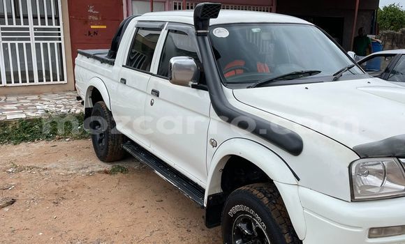 Comprar Usado Mitsubishi Colt Branco Carro em Maputo em Maputo