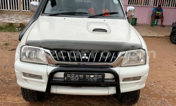 Buy Used Mitsubishi Colt White Car in Maputo in Maputo Buy Used Mitsubishi Colt White Car in Maputo in Maputo