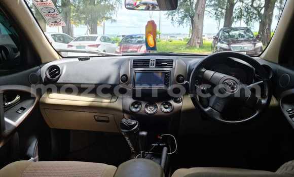 Nunua Ilio tumika Toyota Vanguard Nyekundu Gari ndani ya Maputo nchini Maputo Nunua Ilio tumika Toyota Vanguard Nyekundu Gari ndani ya Maputo nchini Maputo