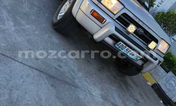 Nunua Ilio tumika Toyota Hilux Surf Nyingine Gari ndani ya Maputo nchini Maputo Nunua Ilio tumika Toyota Hilux Surf Nyingine Gari ndani ya Maputo nchini Maputo