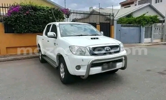 Tenga Tsaru Toyota Hilux Chena Mota in Maputo in Maputo Tenga Tsaru Toyota Hilux Chena Mota in Maputo in Maputo