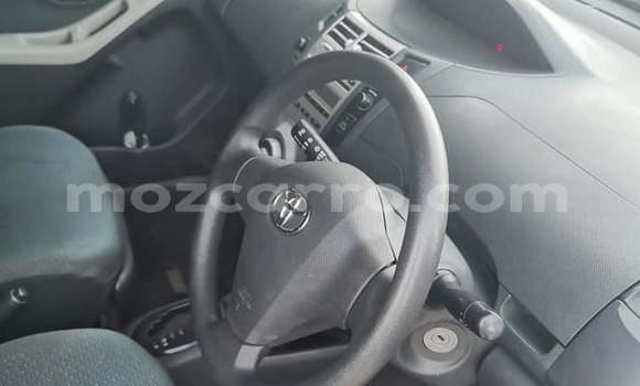 Comprar Usado Toyota Vitz Vermelho Carro em Bela Vista em Maputo Comprar Usado Toyota Vitz Vermelho Carro em Bela Vista em Maputo