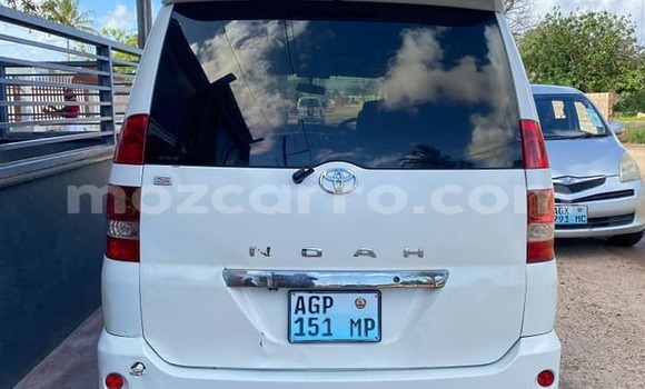 Comprar Usado Toyota Noah Branco Carro em Bela Vista em Maputo Comprar Usado Toyota Noah Branco Carro em Bela Vista em Maputo