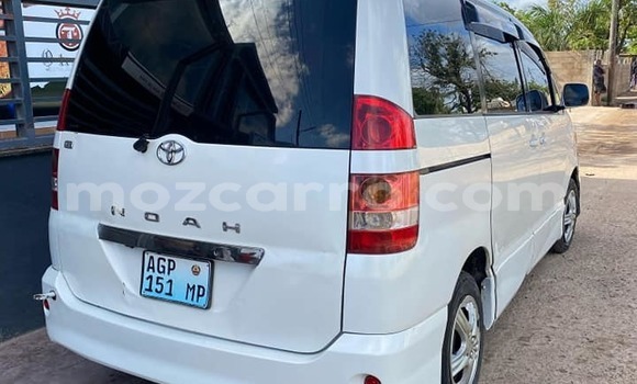 Comprar Usado Toyota Noah Branco Carro em Bela Vista em Maputo Comprar Usado Toyota Noah Branco Carro em Bela Vista em Maputo