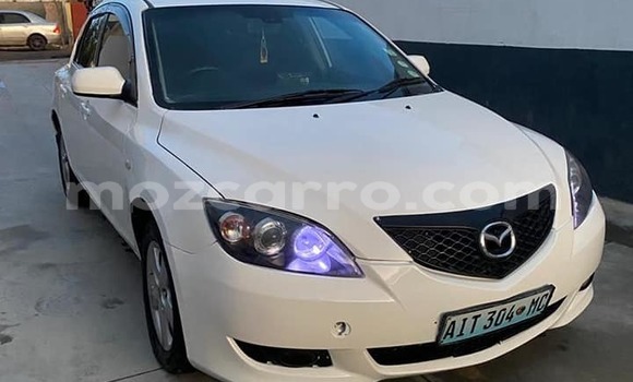Comprar Usado Mazda Axela Branco Carro em Búzi em Sofala Comprar Usado Mazda Axela Branco Carro em Búzi em Sofala