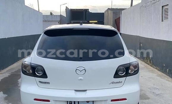 Comprar Usado Mazda Axela Branco Carro em Búzi em Sofala Comprar Usado Mazda Axela Branco Carro em Búzi em Sofala
