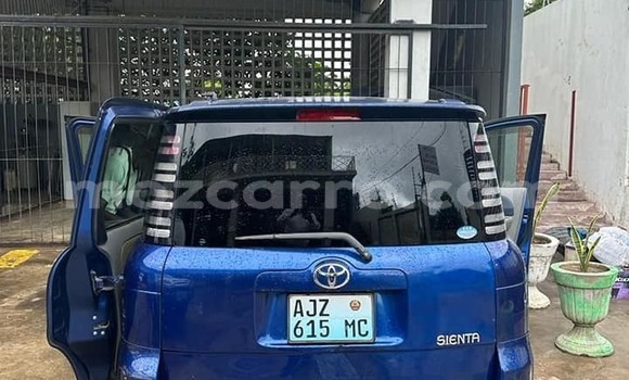 Comprar Usado Toyota Sienta Azul Carro em Bela Vista em Maputo Comprar Usado Toyota Sienta Azul Carro em Bela Vista em Maputo