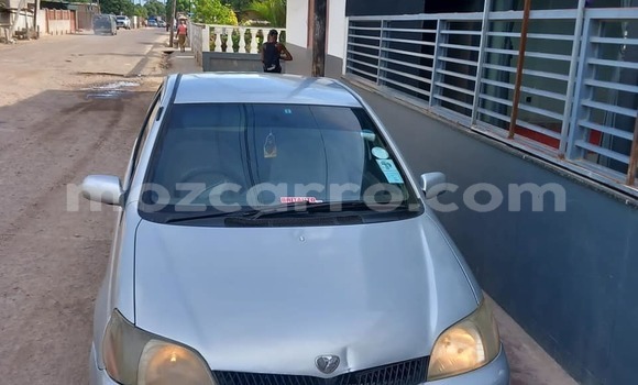 Comprar Usado Toyota Platz De outros Carro em Beira em Sofala
