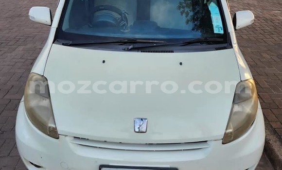 Comprar Usado Toyota Passo Branco Carro em Beira em Sofala