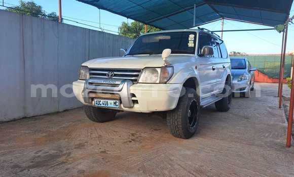 Nunua Ilio tumika Toyota Land Cruiser Prado Nyeupe Gari ndani ya Maputo nchini Maputo Nunua Ilio tumika Toyota Land Cruiser Prado Nyeupe Gari ndani ya Maputo nchini Maputo