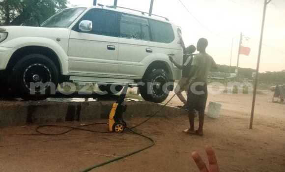 Nunua Ilio tumika Toyota Land Cruiser Prado Nyeupe Gari ndani ya Maputo nchini Maputo Nunua Ilio tumika Toyota Land Cruiser Prado Nyeupe Gari ndani ya Maputo nchini Maputo