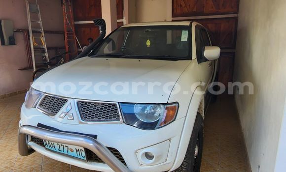 Tenga Tsaru Mitsubishi Triton Chena Mota in Maputo in Maputo Tenga Tsaru Mitsubishi Triton Chena Mota in Maputo in Maputo