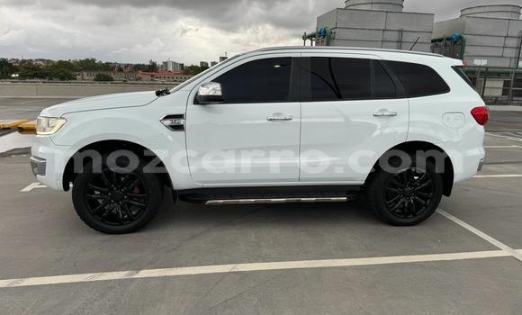 Buy Used Ford Everest White Car in Maputo in Maputo