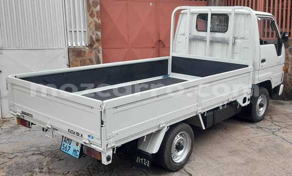 Comprar Novo Toyota Hiace Branco Carro em Maputo em Maputo Comprar Novo Toyota Hiace Branco Carro em Maputo em Maputo