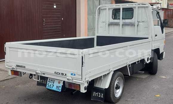 Comprar Novo Toyota Hiace Branco Carro em Maputo em Maputo Comprar Novo Toyota Hiace Branco Carro em Maputo em Maputo