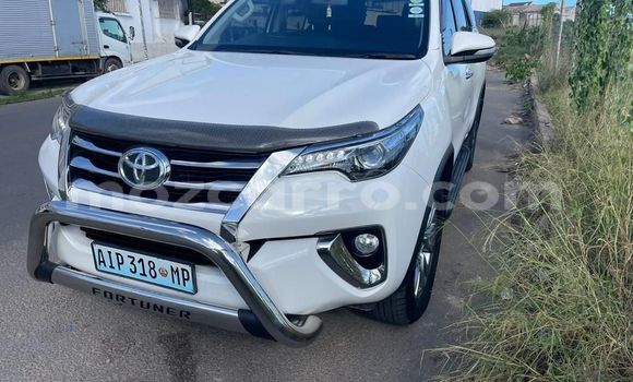 Comprar Novo Toyota Fortuner Branco Carro em Maputo em Maputo Comprar Novo Toyota Fortuner Branco Carro em Maputo em Maputo