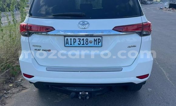 Comprar Novo Toyota Fortuner Branco Carro em Maputo em Maputo Comprar Novo Toyota Fortuner Branco Carro em Maputo em Maputo