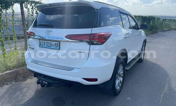 Comprar Novo Toyota Fortuner Branco Carro em Maputo em Maputo Comprar Novo Toyota Fortuner Branco Carro em Maputo em Maputo
