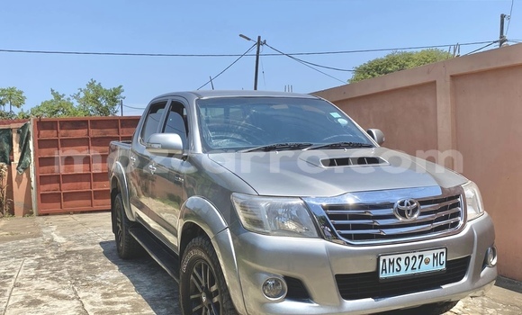 Comprar Novo Toyota Hilux Prata Carro em Maputo em Maputo Comprar Novo Toyota Hilux Prata Carro em Maputo em Maputo