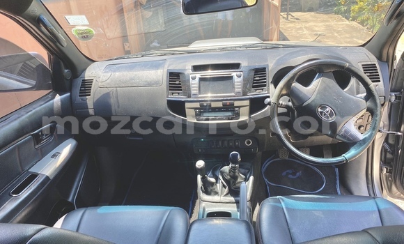 Comprar Novo Toyota Hilux Prata Carro em Maputo em Maputo Comprar Novo Toyota Hilux Prata Carro em Maputo em Maputo