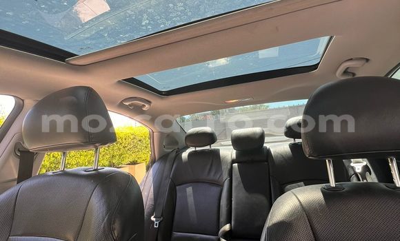 Nunua Ilio tumika Toyota Harrier Nyeusi Gari ndani ya Maputo nchini Maputo Nunua Ilio tumika Toyota Harrier Nyeusi Gari ndani ya Maputo nchini Maputo