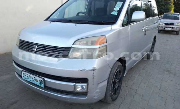 Nunua Ilio tumika Toyota Voxy Nyingine Gari ndani ya Maputo nchini Maputo