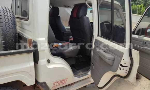 Comprar Usado Toyota Land Cruiser Branco Carro em Maputo em Maputo Comprar Usado Toyota Land Cruiser Branco Carro em Maputo em Maputo