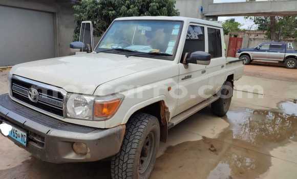 Comprar Usado Toyota Land Cruiser Branco Carro em Maputo em Maputo Comprar Usado Toyota Land Cruiser Branco Carro em Maputo em Maputo