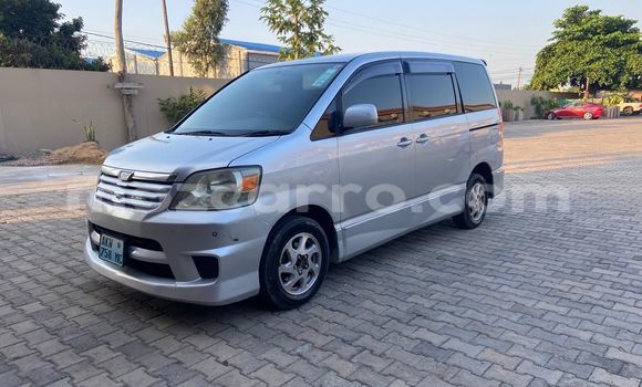Comprar Usado Toyota Noah De outros Carro em Maputo em Maputo Comprar Usado Toyota Noah De outros Carro em Maputo em Maputo