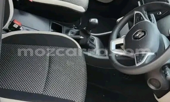 Nunua Mpya Renault Trafic Nyekundu Gari ndani ya Maputo nchini Maputo Nunua Mpya Renault Trafic Nyekundu Gari ndani ya Maputo nchini Maputo