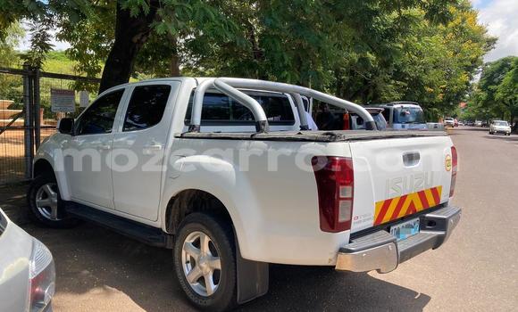 Tenga Tsaru Isuzu D-MAX Chena Mota in Maputo in Maputo Tenga Tsaru Isuzu D-MAX Chena Mota in Maputo in Maputo