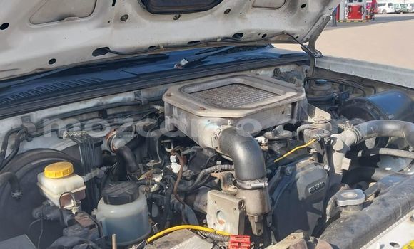 Comprar Usado Nissan NP 300 Branco Carro em Maputo em Maputo Comprar Usado Nissan NP 300 Branco Carro em Maputo em Maputo