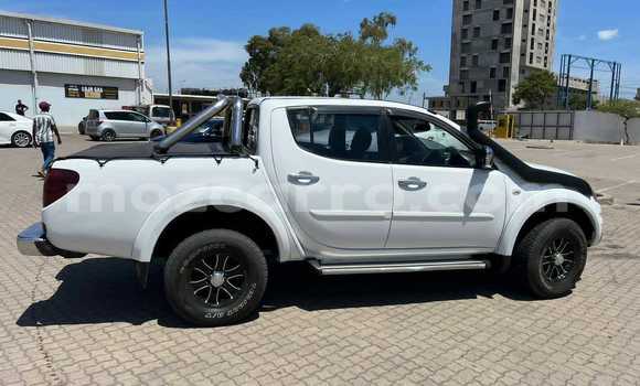 Nunua Ilio tumika Mitsubishi Triton Nyeupe Gari ndani ya Maputo nchini Maputo Nunua Ilio tumika Mitsubishi Triton Nyeupe Gari ndani ya Maputo nchini Maputo