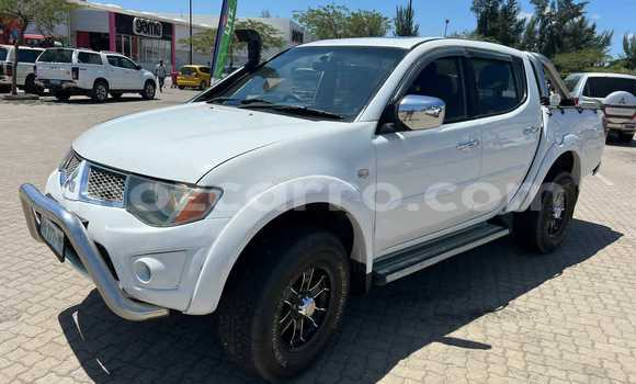 Tenga Tsaru Mitsubishi Triton Chena Mota in Maputo in Maputo Tenga Tsaru Mitsubishi Triton Chena Mota in Maputo in Maputo