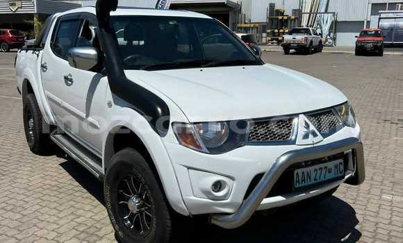 Tenga Tsaru Mitsubishi Triton Chena Mota in Maputo in Maputo Tenga Tsaru Mitsubishi Triton Chena Mota in Maputo in Maputo