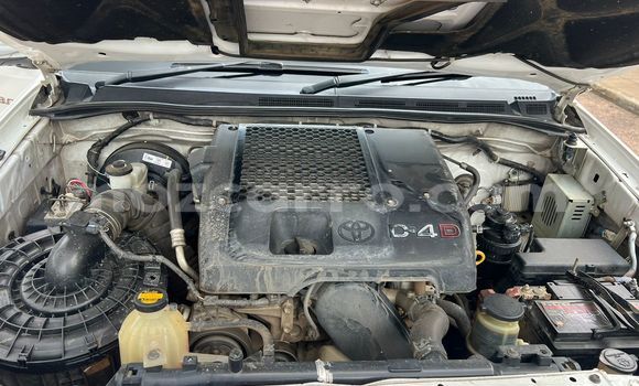 Buy Used Toyota Hilux White Car in Maputo in Maputo Buy Used Toyota Hilux White Car in Maputo in Maputo