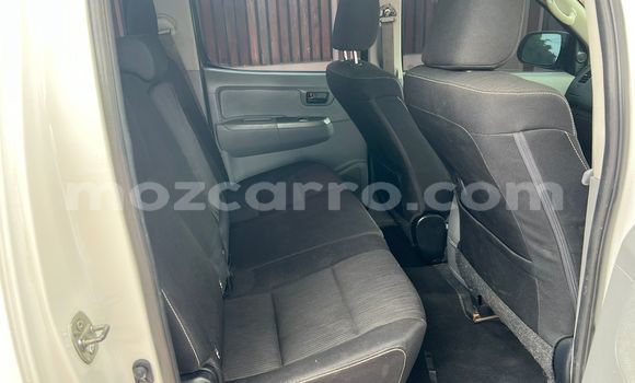 Buy Used Toyota Hilux White Car in Maputo in Maputo Buy Used Toyota Hilux White Car in Maputo in Maputo