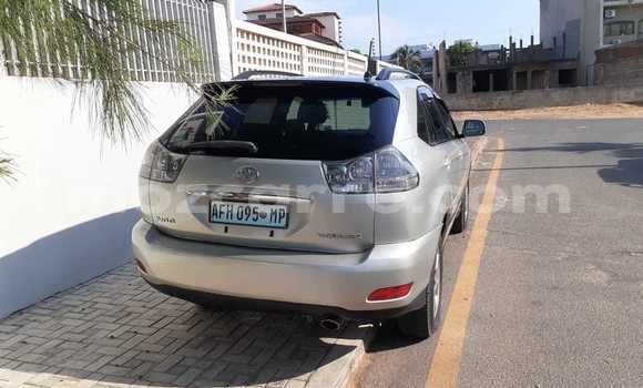 Nunua Ilio tumika Toyota Harrier Beige Gari ndani ya Maputo nchini Maputo Nunua Ilio tumika Toyota Harrier Beige Gari ndani ya Maputo nchini Maputo