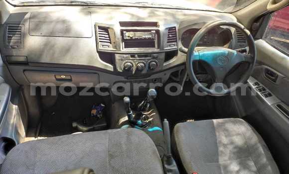 Nunua Ilio tumika Toyota Hilux Nyeupe Gari ndani ya Maputo nchini Maputo Nunua Ilio tumika Toyota Hilux Nyeupe Gari ndani ya Maputo nchini Maputo
